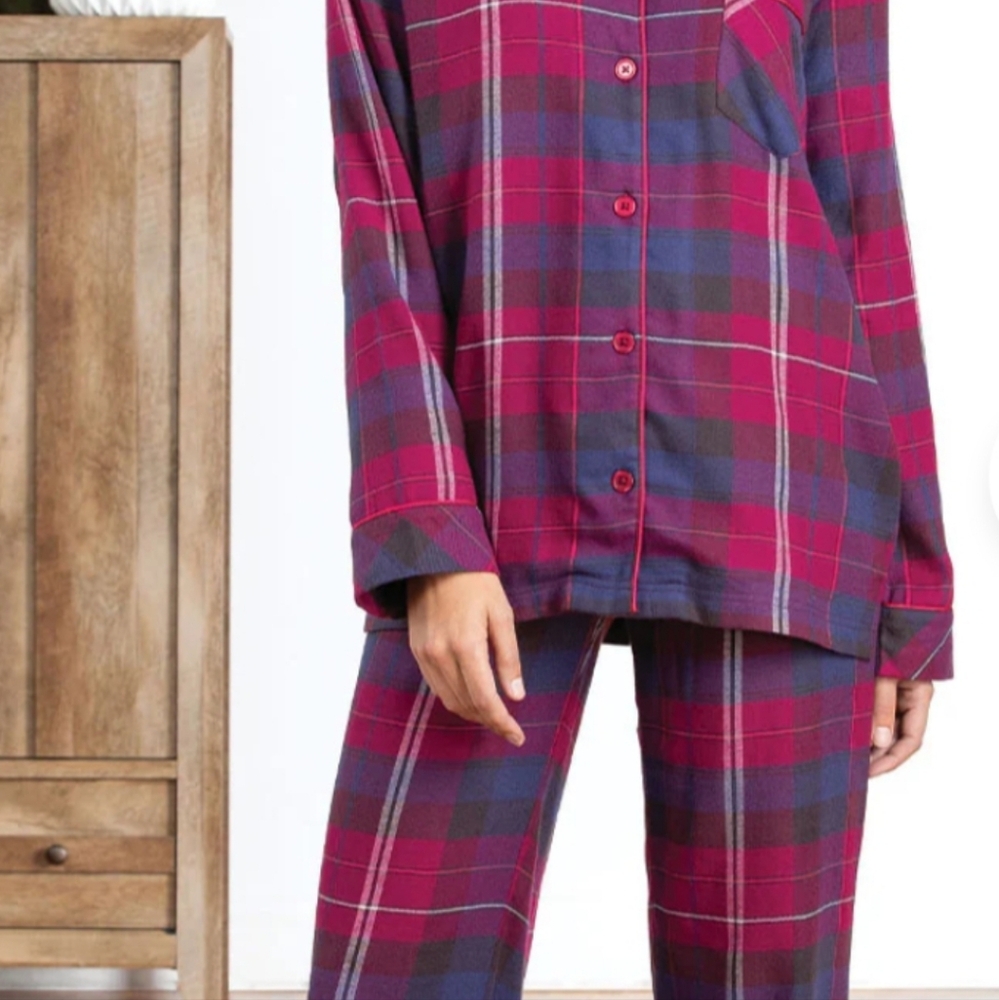 Pajamagram world's softest flannel Boyfriend Pajamas  size  XS ( Loose Fit)